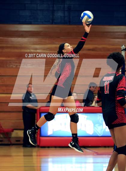 Thumbnail 2 in Jacksonville vs. Swansboro photogallery.