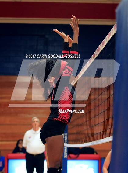 Thumbnail 2 in Jacksonville vs. Swansboro photogallery.