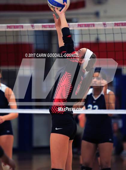 Thumbnail 3 in Jacksonville vs. Swansboro photogallery.