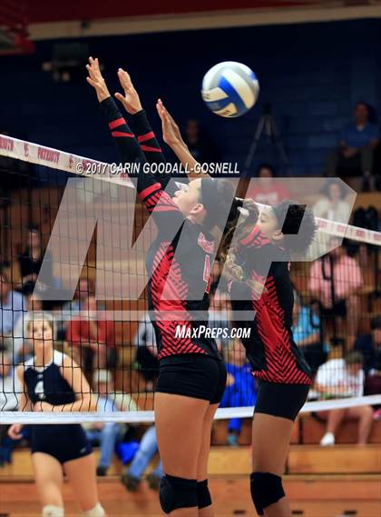Thumbnail 2 in Jacksonville vs. Swansboro photogallery.