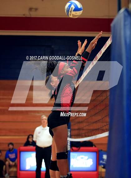 Thumbnail 1 in Jacksonville vs. Swansboro photogallery.