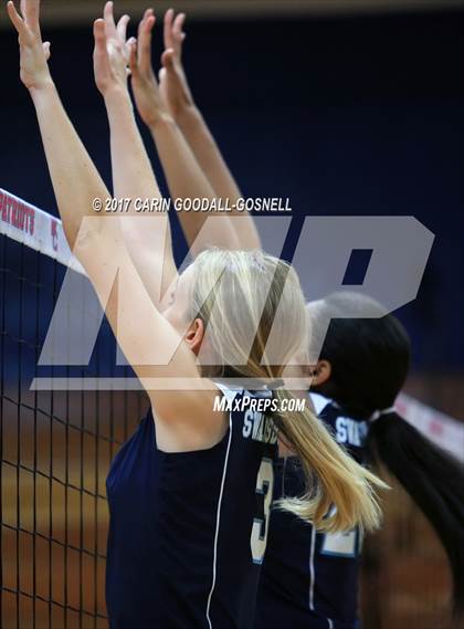 Thumbnail 2 in Jacksonville vs. Swansboro photogallery.