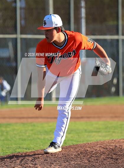 Thumbnail 1 in Walnut vs South Pasadena photogallery.
