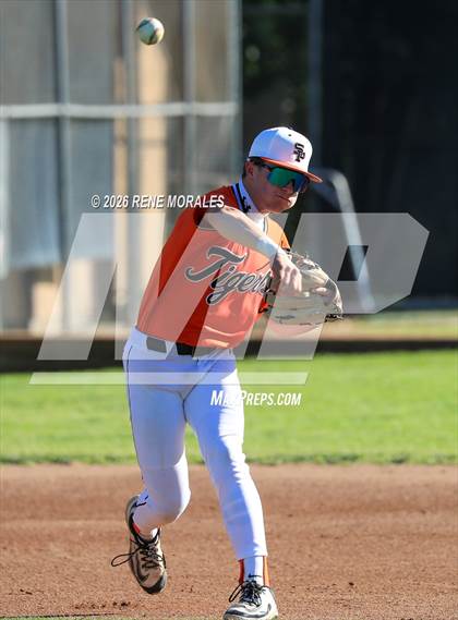 Thumbnail 1 in Walnut vs South Pasadena photogallery.