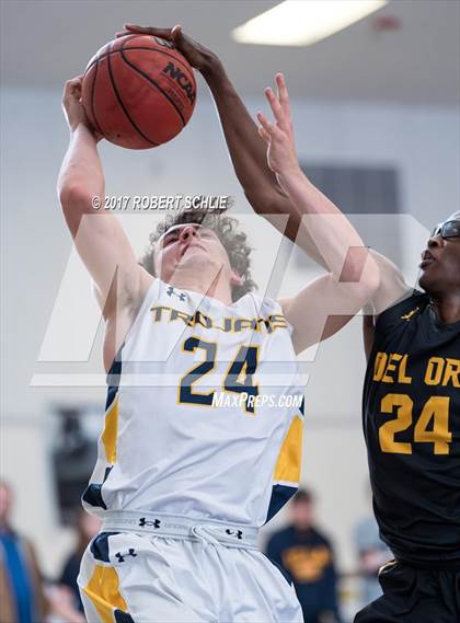 Thumbnail 1 in Del Oro @ Oak Ridge photogallery.