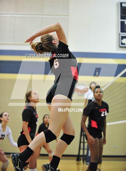 Thumbnail 2 in Langham Creek vs. Mayde Creek (CFISD/Katy Classic) photogallery.