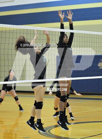 Thumbnail 1 in Langham Creek vs. Mayde Creek (CFISD/Katy Classic) photogallery.