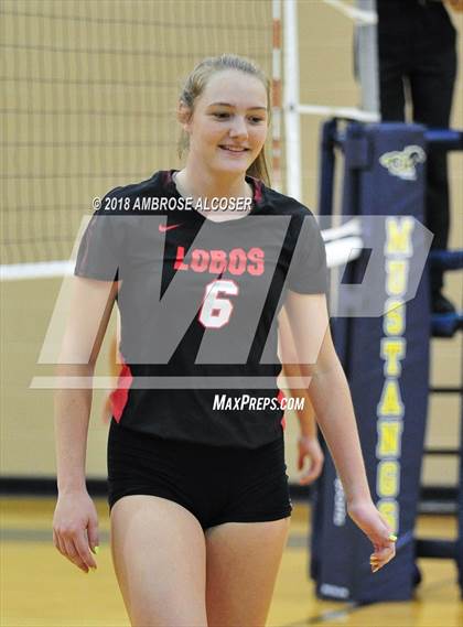 Thumbnail 2 in Langham Creek vs. Mayde Creek (CFISD/Katy Classic) photogallery.