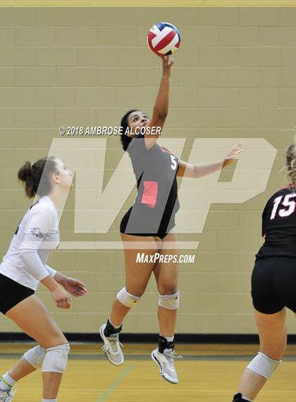 Thumbnail 3 in Langham Creek vs. Mayde Creek (CFISD/Katy Classic) photogallery.