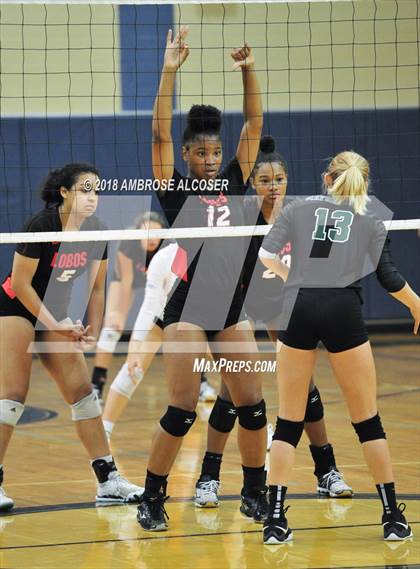 Thumbnail 3 in Langham Creek vs. Mayde Creek (CFISD/Katy Classic) photogallery.