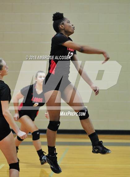 Thumbnail 3 in Langham Creek vs. Mayde Creek (CFISD/Katy Classic) photogallery.