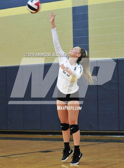 Thumbnail 2 in Langham Creek vs. Mayde Creek (CFISD/Katy Classic) photogallery.