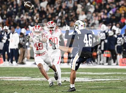 Thumbnail 3 in Mater Dei vs. St. John Bosco photogallery.