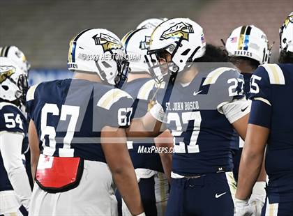 Thumbnail 3 in Mater Dei vs. St. John Bosco photogallery.