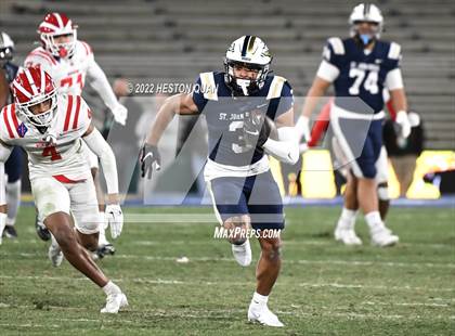 Thumbnail 3 in Mater Dei vs. St. John Bosco photogallery.