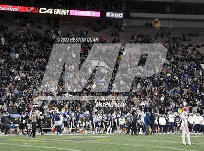 Thumbnail 2 in Mater Dei vs. St. John Bosco photogallery.