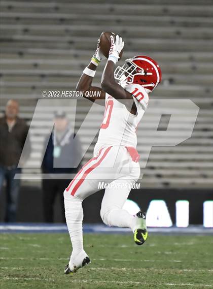 Thumbnail 3 in Mater Dei vs. St. John Bosco photogallery.