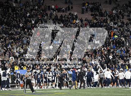 Thumbnail 3 in Mater Dei vs. St. John Bosco photogallery.