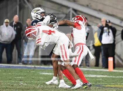Thumbnail 2 in Mater Dei vs. St. John Bosco photogallery.