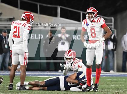 Thumbnail 2 in Mater Dei vs. St. John Bosco photogallery.