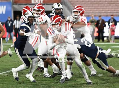 Thumbnail 2 in Mater Dei vs. St. John Bosco photogallery.
