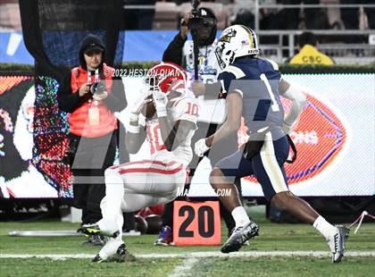 Thumbnail 3 in Mater Dei vs. St. John Bosco photogallery.