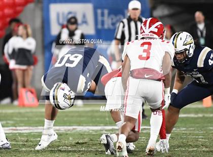 Thumbnail 2 in Mater Dei vs. St. John Bosco photogallery.