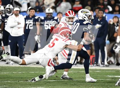 Thumbnail 2 in Mater Dei vs. St. John Bosco photogallery.