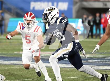 Thumbnail 1 in Mater Dei vs. St. John Bosco photogallery.