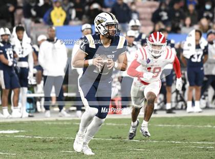 Thumbnail 3 in Mater Dei vs. St. John Bosco photogallery.
