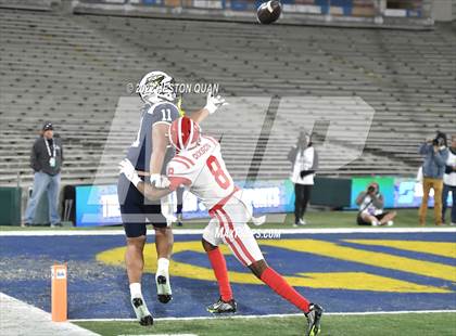 Thumbnail 2 in Mater Dei vs. St. John Bosco photogallery.