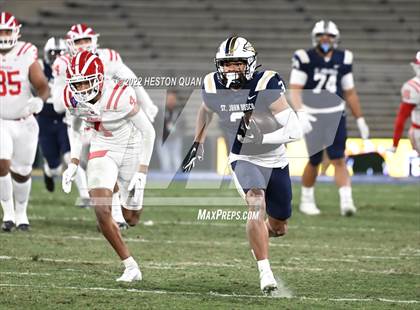 Thumbnail 2 in Mater Dei vs. St. John Bosco photogallery.
