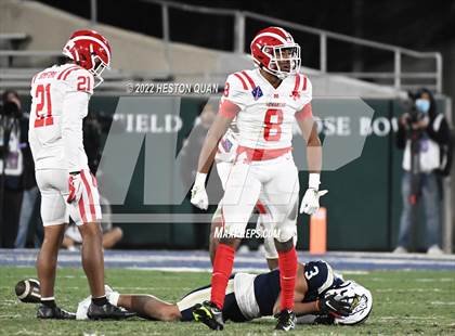 Thumbnail 1 in Mater Dei vs. St. John Bosco photogallery.