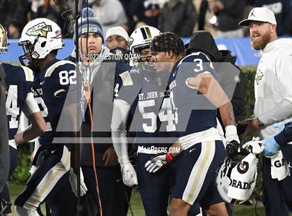 Thumbnail 3 in Mater Dei vs. St. John Bosco photogallery.