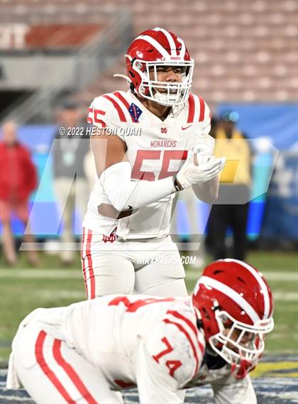 Thumbnail 3 in Mater Dei vs. St. John Bosco photogallery.
