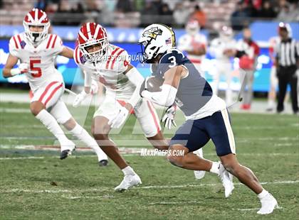 Thumbnail 3 in Mater Dei vs. St. John Bosco photogallery.