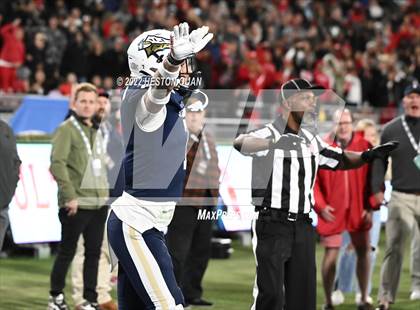 Thumbnail 1 in Mater Dei vs. St. John Bosco photogallery.