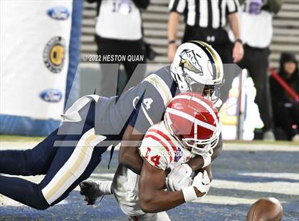 Thumbnail 1 in Mater Dei vs. St. John Bosco photogallery.