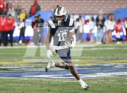 Thumbnail 3 in Mater Dei vs. St. John Bosco photogallery.