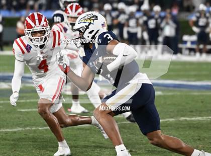 Thumbnail 2 in Mater Dei vs. St. John Bosco photogallery.