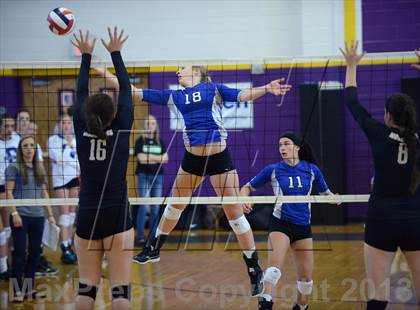 Thumbnail 2 in Archbishop Mitty vs. Pleasant Grove (Durango Fall Classic) photogallery.