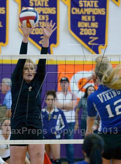 Thumbnail 2 in Archbishop Mitty vs. Pleasant Grove (Durango Fall Classic) photogallery.