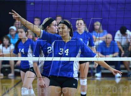 Thumbnail 3 in Archbishop Mitty vs. Pleasant Grove (Durango Fall Classic) photogallery.