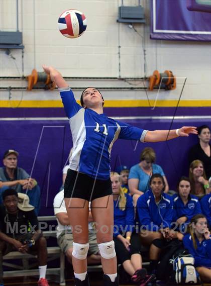 Thumbnail 3 in Archbishop Mitty vs. Pleasant Grove (Durango Fall Classic) photogallery.