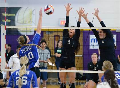 Thumbnail 2 in Archbishop Mitty vs. Pleasant Grove (Durango Fall Classic) photogallery.