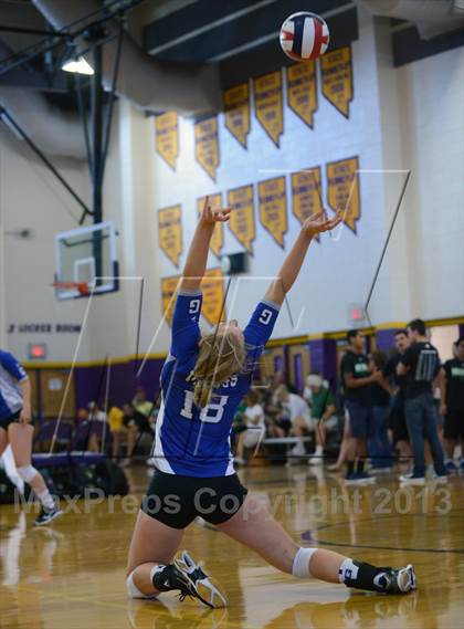 Thumbnail 3 in Archbishop Mitty vs. Pleasant Grove (Durango Fall Classic) photogallery.
