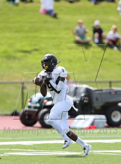 Thumbnail 2 in Paramus Catholic @ Delbarton photogallery.