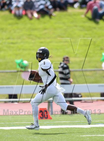 Thumbnail 2 in Paramus Catholic @ Delbarton photogallery.