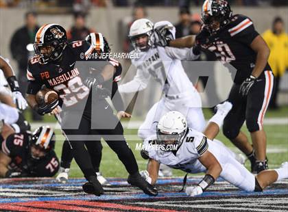 Thumbnail 2 in Archbishop Hoban vs. Washington (OHSAA D2 Final) photogallery.