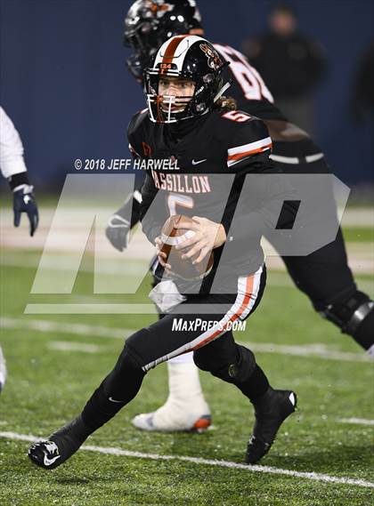 Thumbnail 2 in Archbishop Hoban vs. Washington (OHSAA D2 Final) photogallery.